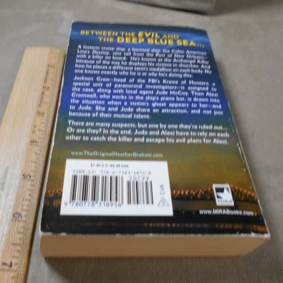 Haunted Destiny by Heather Graham Paperback 2016 Krewe of Hunters #18 - Picture 9 of 9